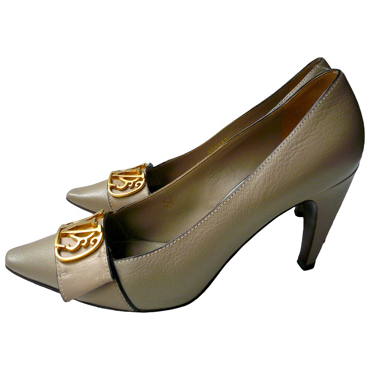 Authentic Louis Vuitton Logo Pumps